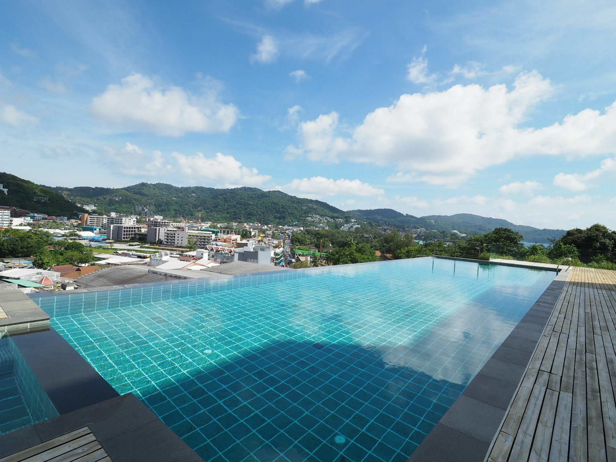 Q Conzept Condominium Karon Exteriér fotografie